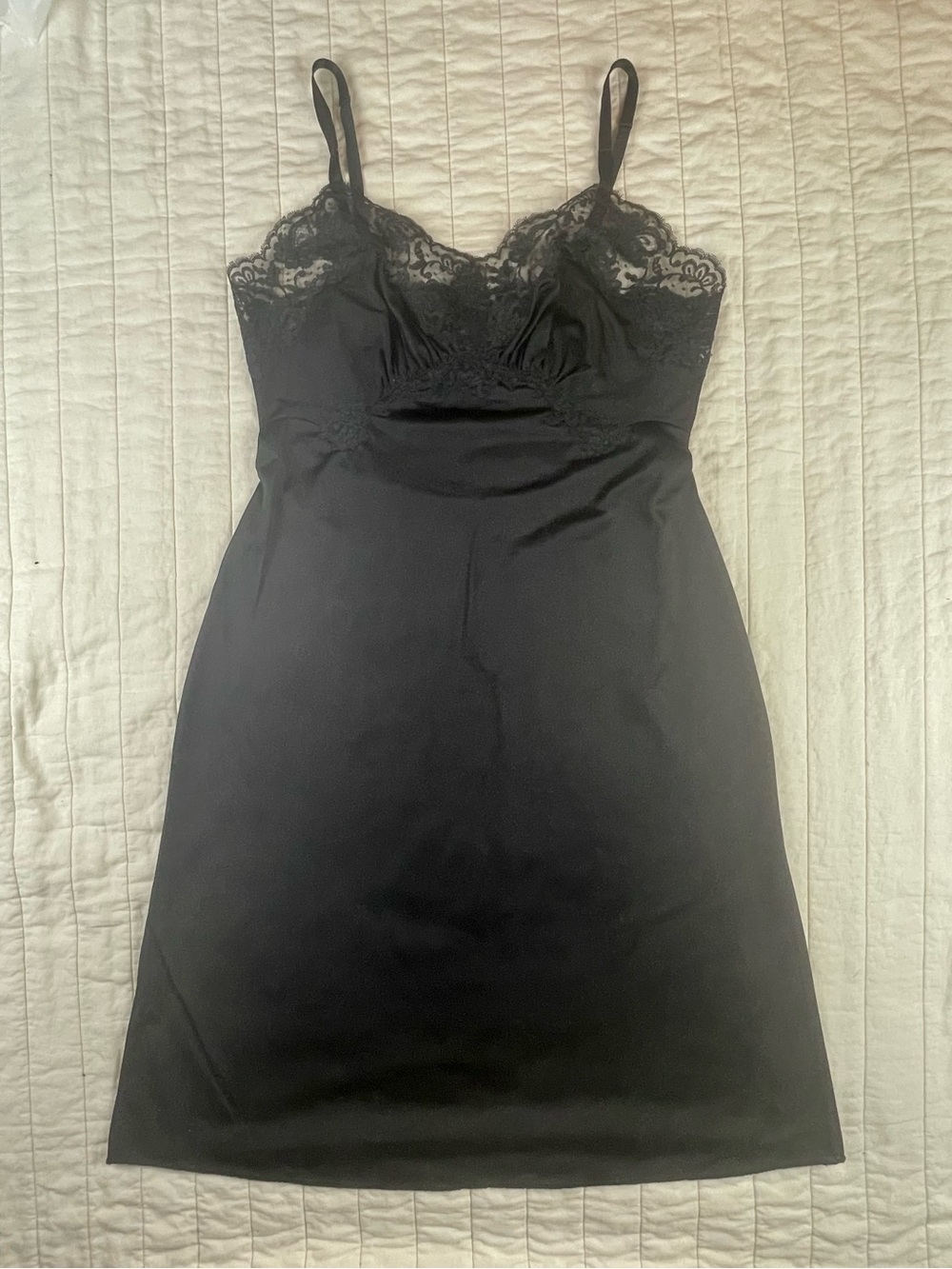VTG Vanity Fair Black Lace-Trim Slip size 36